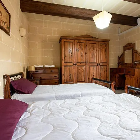 4 Bedroom With Private Pool