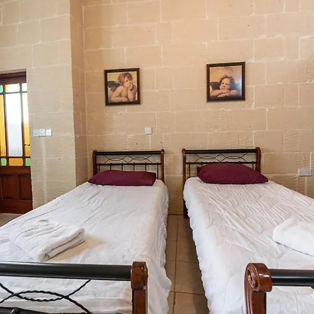 4 Bedroom With Private Pool 펜션