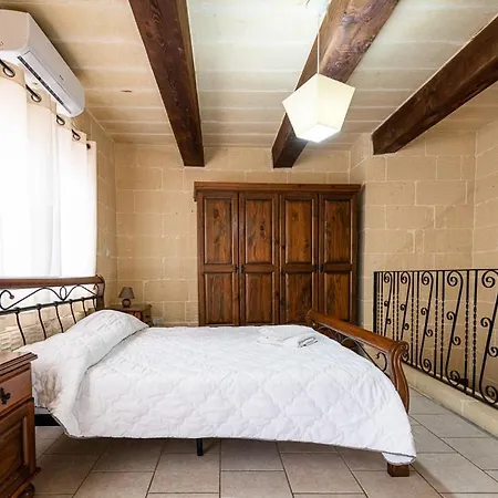 4 Bedroom With Private Pool 펜션 *