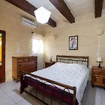4 Bedroom With Private Pool Xewkija