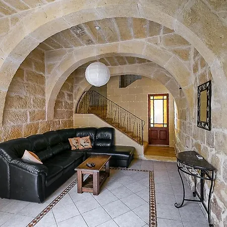 4 Bedroom With Private Pool Holiday home *