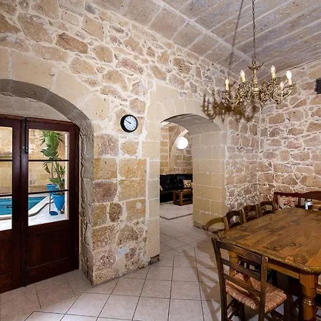 4 Bedroom With Private Pool * Xewkija