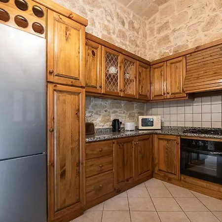 4 Bedroom With Private Pool * Xewkija